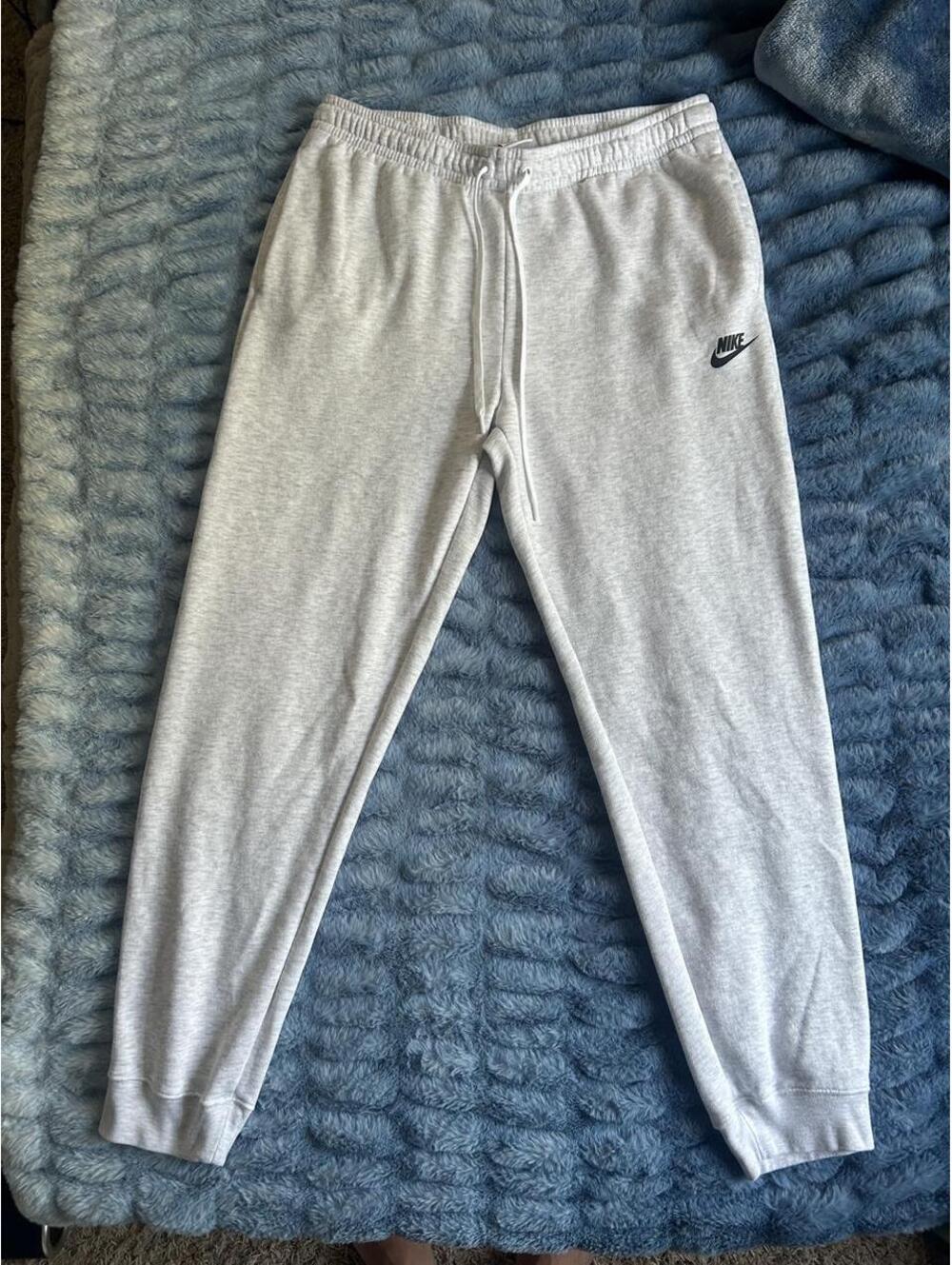 Nike Men's Grey Joggers-tracksuit